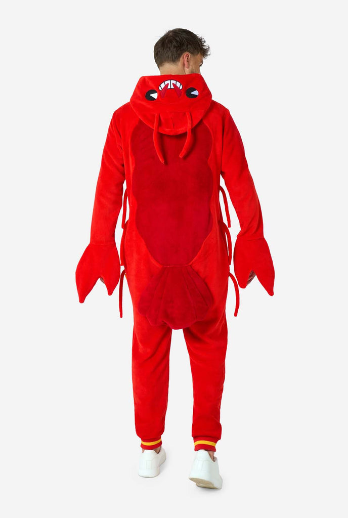 Ein Mann trägt einen roten Hummer Onesie, Teil der Tier Onesie Kollektion von OppoSuits.